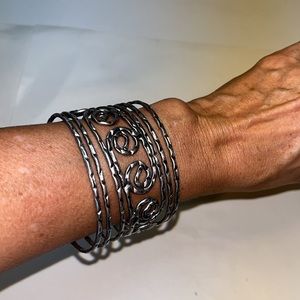 EUC: silver bangle bracelet